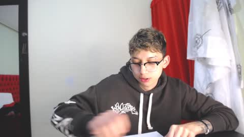 Snapshot of _thomas_hot_ chatting on 01.23.25 Thomas online show from 01.23.25