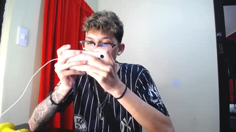 Snapshot of _thomas_hot_ chatting on 01.30.25 Thomas online show from 01.30.25