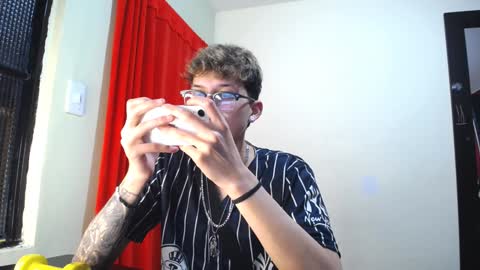 Snapshot of _thomas_hot_ chatting on 01.31.25 Thomas online show from 01.31.25