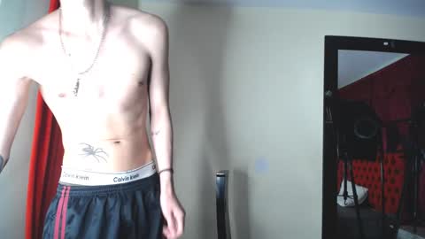 Snapshot of _thomas_hot_ chatting on 02.08.25 Thomas online show from 02.08.25