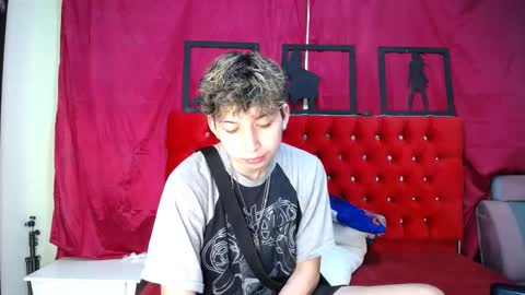 Snapshot of _thomas_hot_ chatting on 02.23.25 Thomas online show from 02.23.25