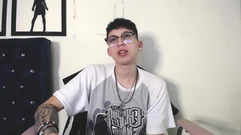 Snapshot of _thomas_hot_ chatting on 09.24.25 Thomas online show from 09.24.25