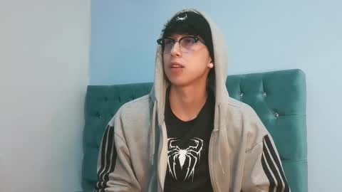 Snapshot of _thomas_hot_ chatting on 04.13.26 Thomas online show from 04.13.26