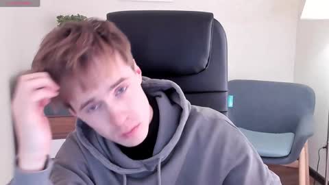 Snapshot of _tokyo_ghoul chatting on 01.04.25 _tokyo_ghoul online show from 01.04.25