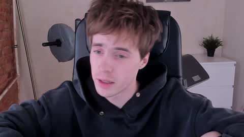 Snapshot of _tokyo_ghoul chatting on 02.02.25 _tokyo_ghoul online show from 02.02.25