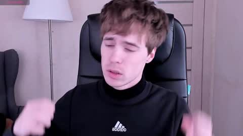 Snapshot of _tokyo_ghoul chatting on 02.12.25 _tokyo_ghoul online show from 02.12.25