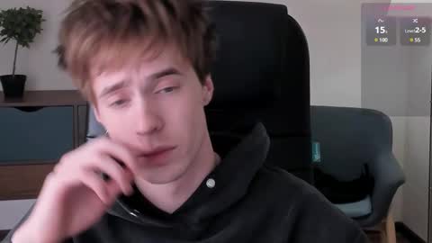 Snapshot of _tokyo_ghoul chatting on 02.15.25 _tokyo_ghoul online show from 02.15.25