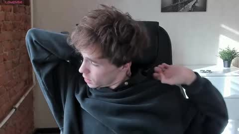 Snapshot of _tokyo_ghoul chatting on 02.20.25 _tokyo_ghoul online show from 02.20.25