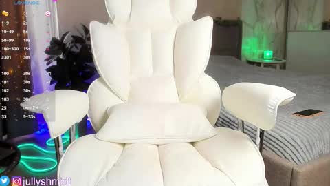 Snapshot of _top_skinny chatting on 02.26.26 Julia online show from 02.26.26