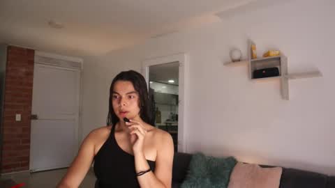 Snapshot of _vahos chatting on 10.24.25 Anastasia Vahos online show from 10.24.25