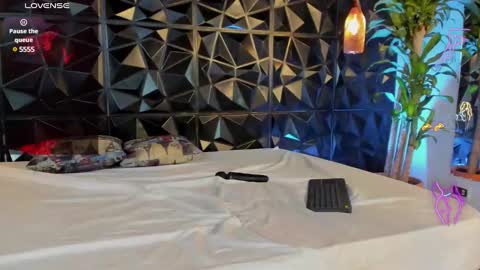 Snapshot of _valentina_69 chatting on 12.14.24 _valentina_69 online show from 12.14.24