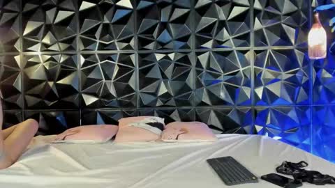 Snapshot of _valentina_69 chatting on 01.08.25 _valentina_69 online show from 01.08.25