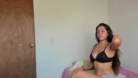 Snapshot of _valentina_69 chatting on 11.07.25 _valentina_69 online show from 11.07.25