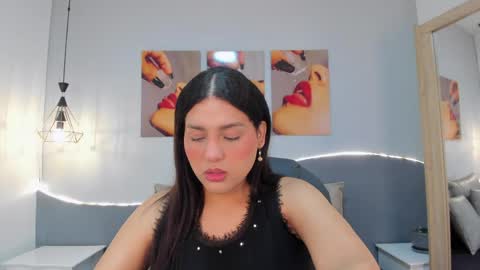 Snapshot of _valerycooper chatting on 04.28.26 _valerycooper online show from 04.28.26