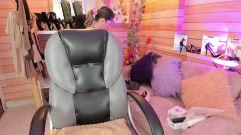 Snapshot of _victoria_collins chatting on 06.22.26 Sol online show from 06.22.26