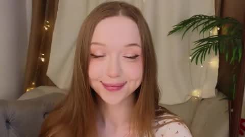 Snapshot of _violet_mills_ chatting on 02.13.25 Violet online show from 02.13.25