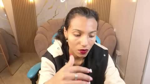 Snapshot of _wendy_b chatting on 11.22.25 wendy online show from 11.22.25