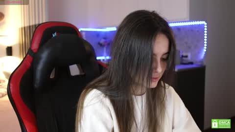 Snapshot of _whoareu_ chatting on 01.24.25 Kristina online show from 01.24.25