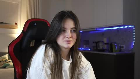 Snapshot of _whoareu_ chatting on 03.02.25 Kristina online show from 03.02.25