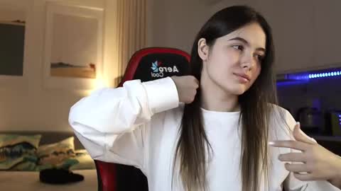 Snapshot of _whoareu_ chatting on 03.02.25 Kristina online show from 03.02.25