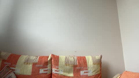 Snapshot of _whoareu_ chatting on 09.19.25 Kristina online show from 09.19.25