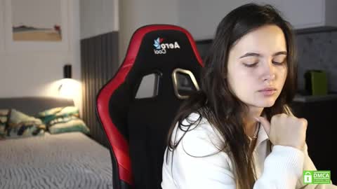 Snapshot of _whoareu_ chatting on 09.20.25 Kristina online show from 09.20.25