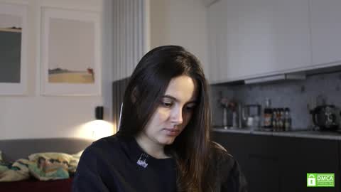 Snapshot of _whoareu_ chatting on 10.04.25 Kristina online show from 10.04.25