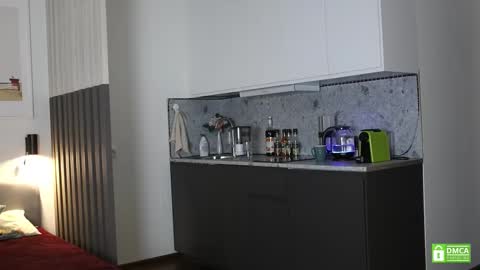 Snapshot of _whoareu_ chatting on 10.19.25 Kristina online show from 10.19.25