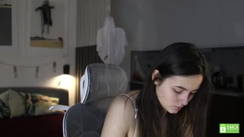 Snapshot of _whoareu_ chatting on 11.01.25 Kristina online show from 11.01.25