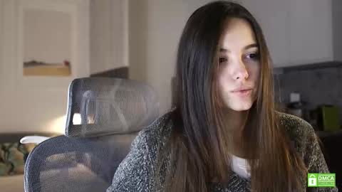 Snapshot of _whoareu_ chatting on 11.21.25 Kristina online show from 11.21.25