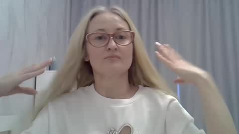 Snapshot of _xsharonx_ chatting on 01.22.25 _xsharonx_ online show from 01.22.25