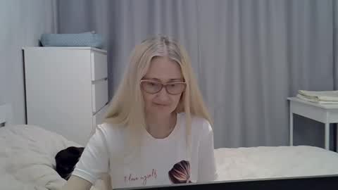 Snapshot of _xsharonx_ chatting on 02.07.25 _xsharonx_ online show from 02.07.25