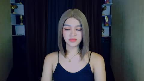 _xxlilly online show from 05.05.26