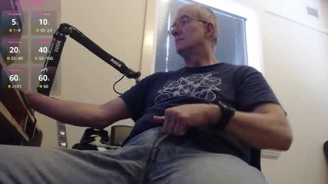 Snapshot of _xxrockstarloverxx_ chatting on 10.17.25 _xxrockstarloverxx_ online show from 10.17.25