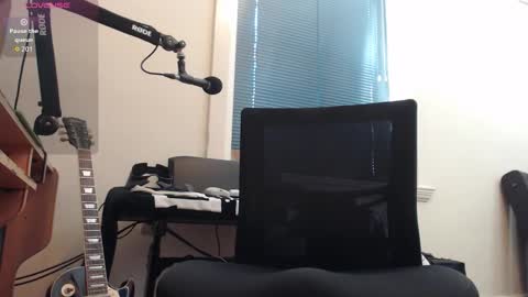 Snapshot of _xxrockstarloverxx_ chatting on 11.08.25 _xxrockstarloverxx_ online show from 11.08.25