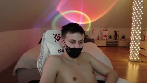 Snapshot of _yummybabes_ chatting on 03.10.25 Nicole Thomas Dave online show from 03.10.25