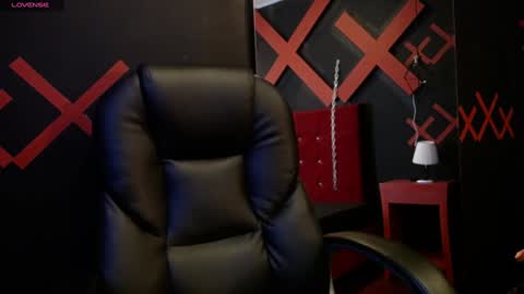 Yuyi online show from 02.01.25