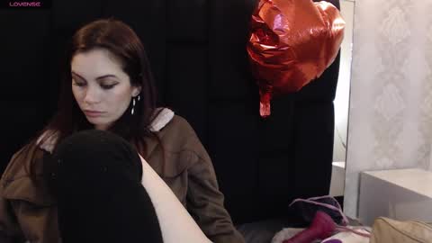 Yuyi online show from 02.16.25