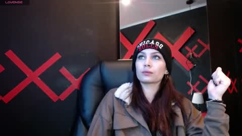 Yuyi online show from 03.03.25