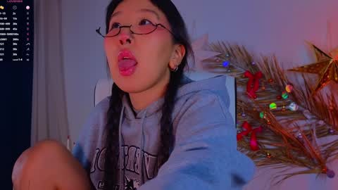 Snapshot of a1ly chatting on 12.30.24 Ally online show from 12.30.24