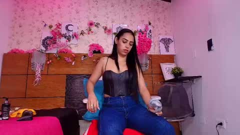 Aisha online show from 09.13.25