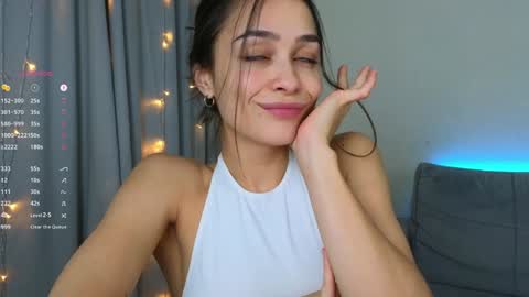 Mila and Jess online show from 01.02.25