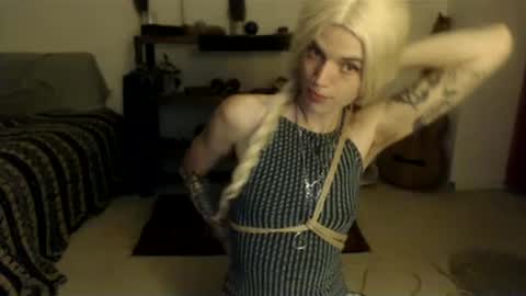 Snapshot of aaalllyyyo chatting on 12.07.24 ally online show from 12.07.24