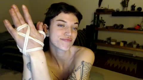 Snapshot of aaalllyyyo chatting on 02.02.25 ally online show from 02.02.25