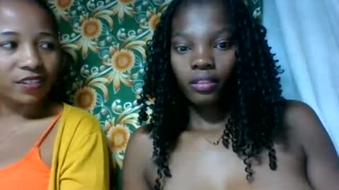 Snapshot of aadienne chatting on 06.11.26 aadienne online show from 06.11.26
