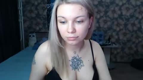 Snapshot of aalicebubble chatting on 02.27.25 Alice online show from 02.27.25