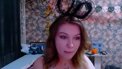 Snapshot of aalicebubble chatting on 11.03.25 Alice online show from 11.03.25