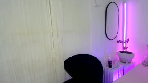 Aaliyahlayla online show from 01.28.25