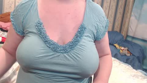 Snapshot of aamarillis chatting on 12.20.24 NINA online show from 12.20.24