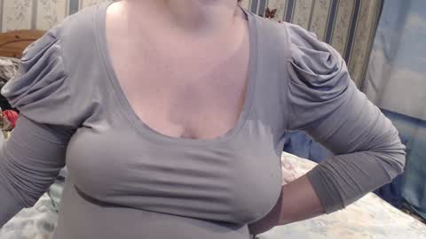 Snapshot of aamarillis chatting on 01.13.25 NINA online show from 01.13.25